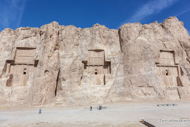 tumbas naqsh-e rostam