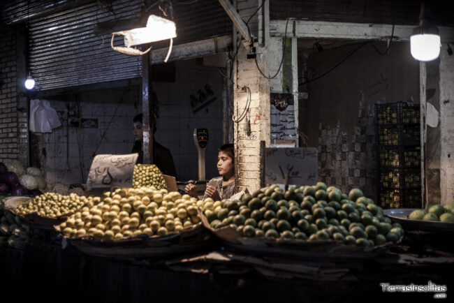 puestos de frutas en kermán