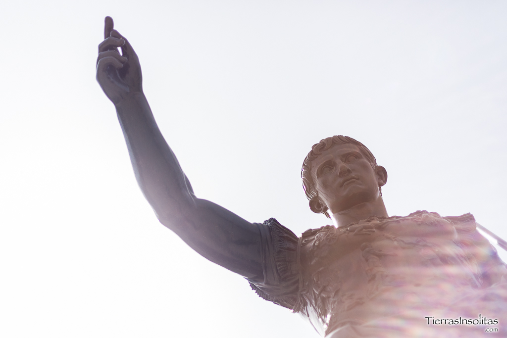 estatua emperador cesar augusto