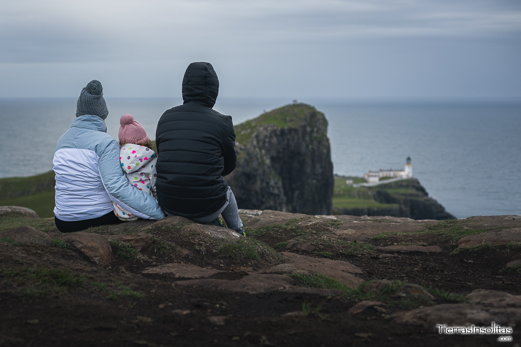 faro neist point isla skye escocia